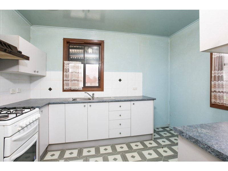 1 Elouera Street, Lake Illawarra NSW 2528