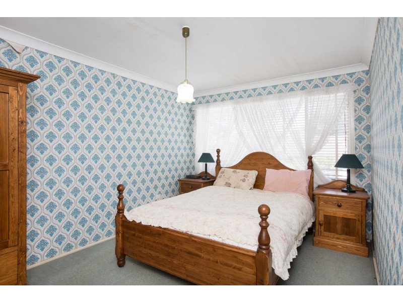 16 Darren Avenue, Kanahooka NSW 2530