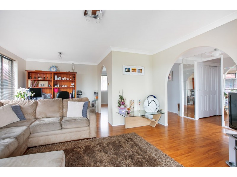 67 Lakeview Parade, Primbee NSW 2502