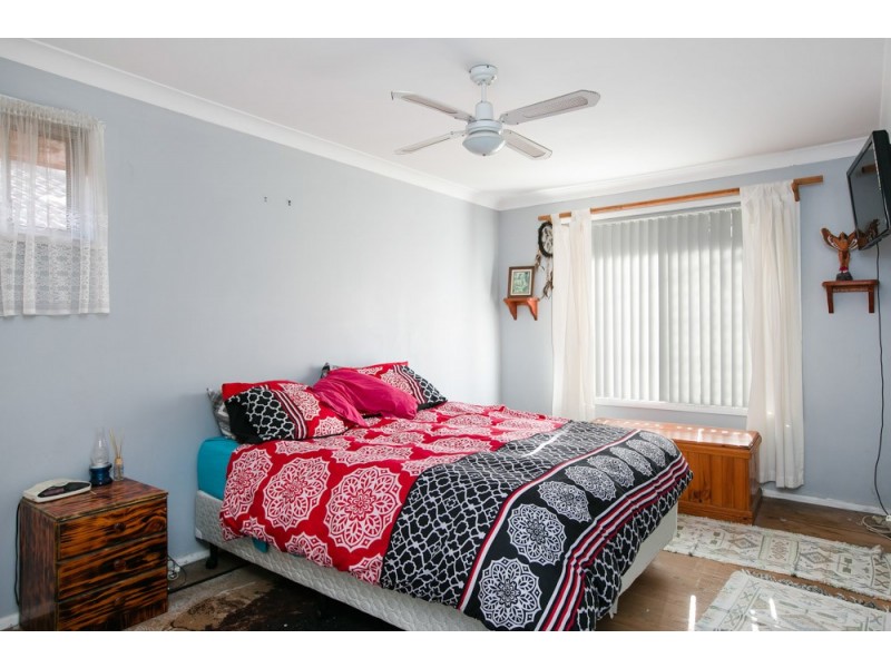 7 Howell Avenue, Kanahooka NSW 2530