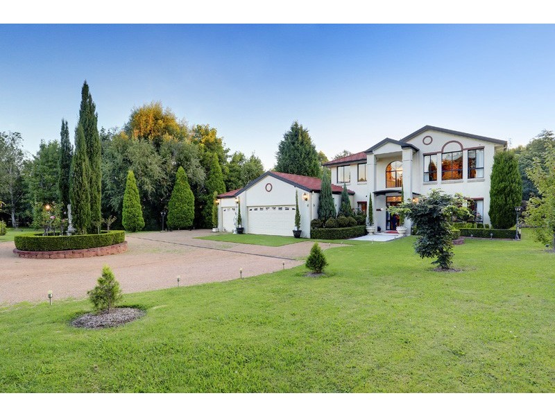 2 Carisbrooke Row, Bowral NSW 2576