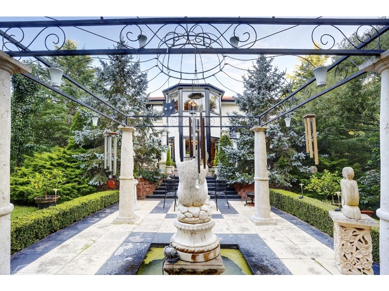 2 Carisbrooke Row, Bowral NSW 2576