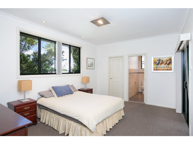 42a Woodlawn Avenue, Mangerton NSW 2500