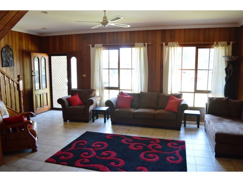 3 Fir Crescent, Albion Park Rail NSW 2527