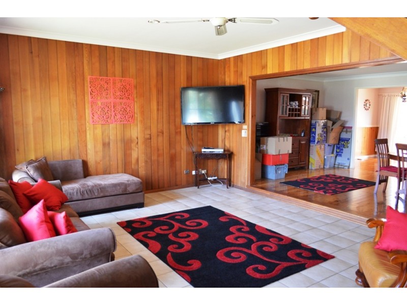 3 Fir Crescent, Albion Park Rail NSW 2527