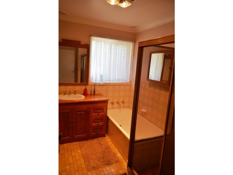 3 Fir Crescent, Albion Park Rail NSW 2527