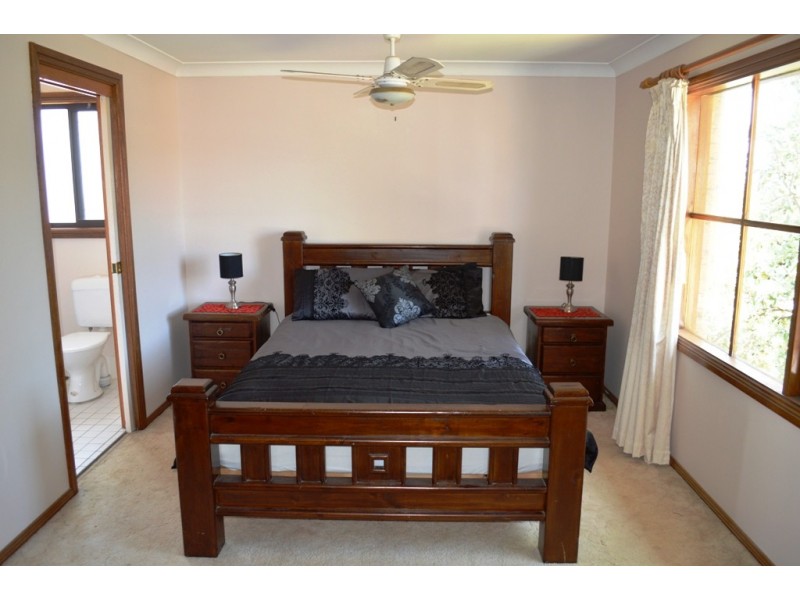 3 Fir Crescent, Albion Park Rail NSW 2527