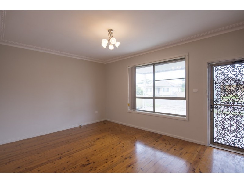 8 Susan Avenue, Warilla NSW 2528
