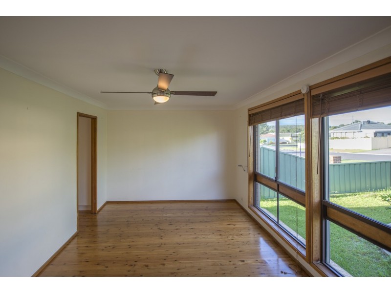 49 Antrim Avenue, Warilla NSW 2528