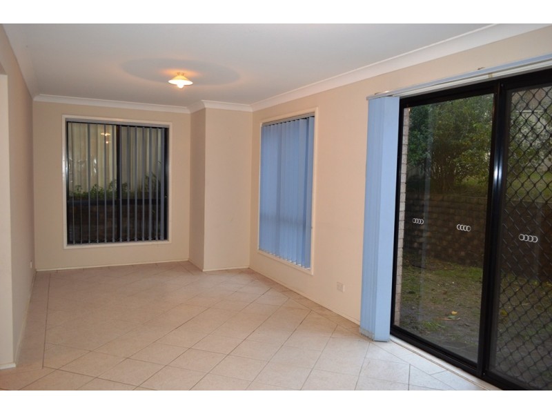 1/18 Byron Circuit, Flinders NSW 2529