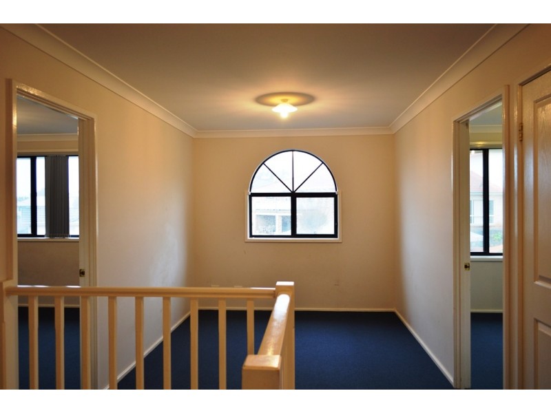 1/18 Byron Circuit, Flinders NSW 2529