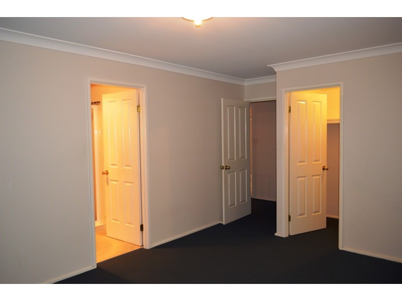 1/18 Byron Circuit, Flinders NSW 2529