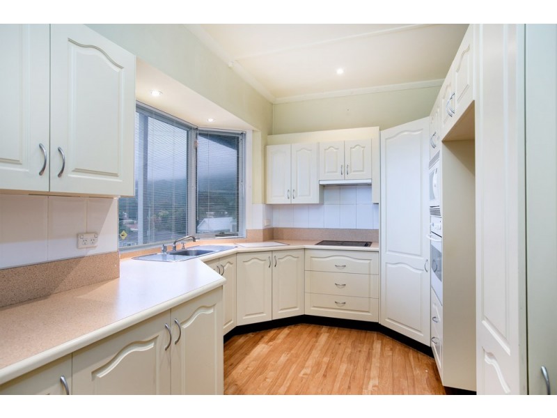 2/195 Lawrence Hargrave Drive, Thirroul NSW 2515