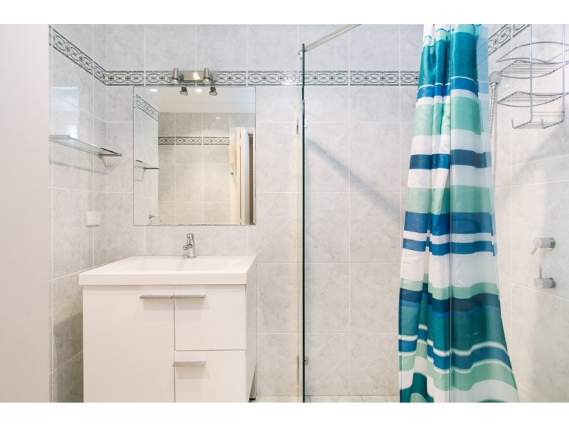 2/195 Lawrence Hargrave Drive, Thirroul NSW 2515