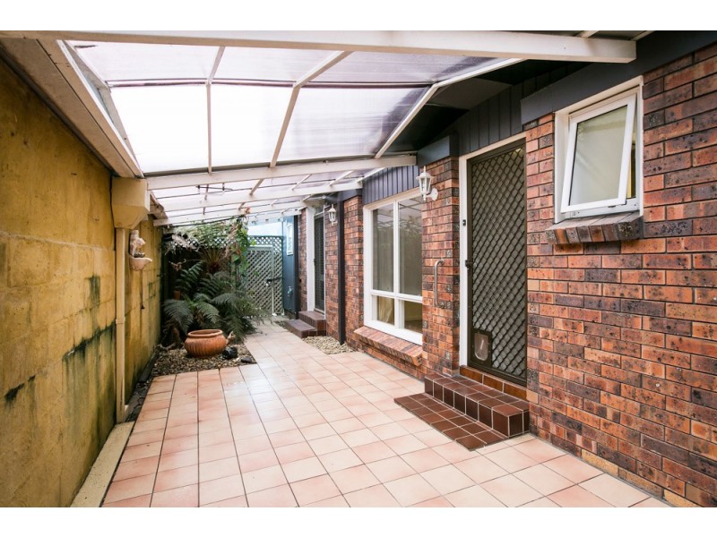 2/195 Lawrence Hargrave Drive, Thirroul NSW 2515