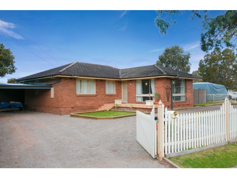 33 Culgoa Crescent, Koonawarra NSW 2530