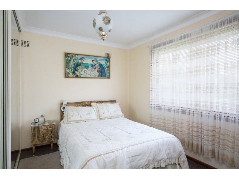 51 Garrard Avenue, Mount Warrigal NSW 2528