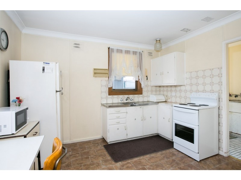 51 Garrard Avenue, Mount Warrigal NSW 2528