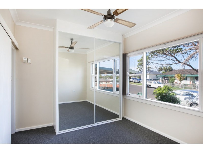 1 Carinmoney Avenue, Warilla NSW 2528