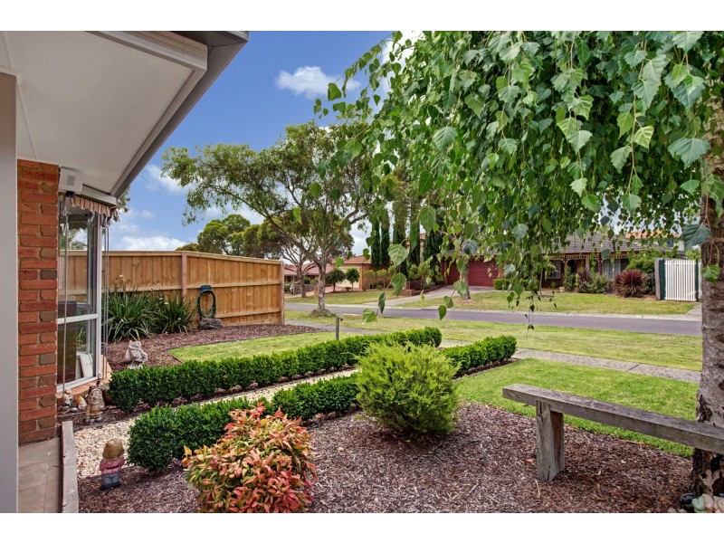 14 Sandy Wynd, Kilsyth South VIC 3137