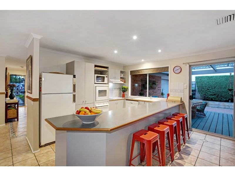 14 Sandy Wynd, Kilsyth South VIC 3137