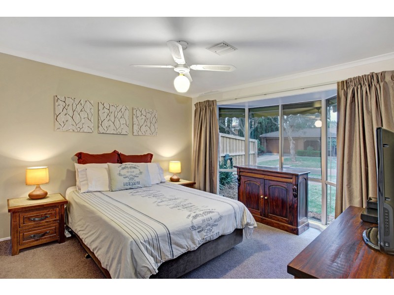 14 Sandy Wynd, Kilsyth South VIC 3137