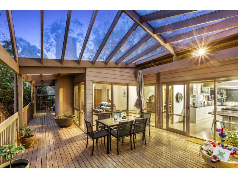 17 Manorwood Place, Mitcham VIC 3132