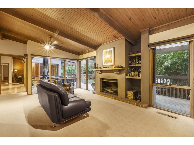 17 Manorwood Place, Mitcham VIC 3132