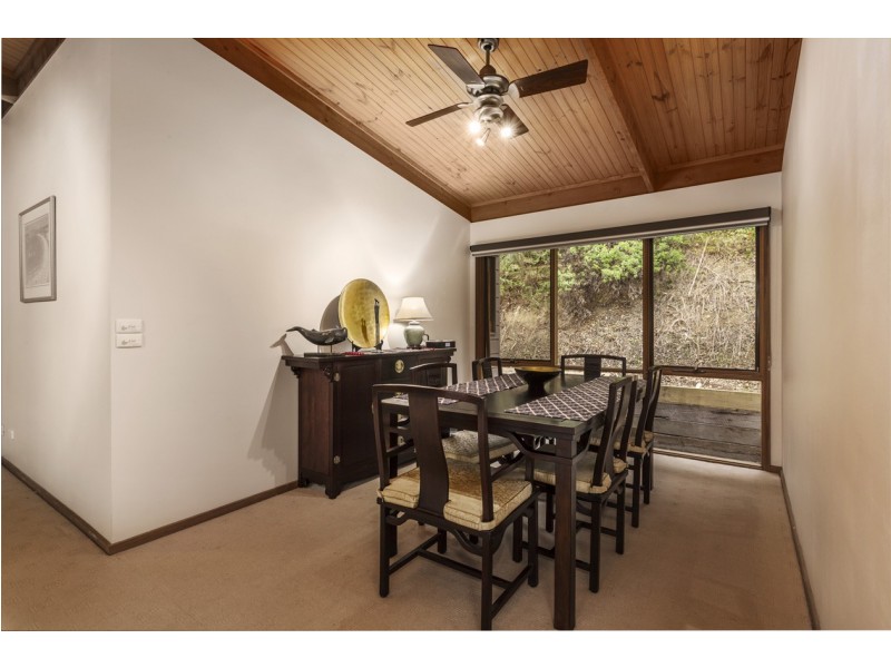 17 Manorwood Place, Mitcham VIC 3132