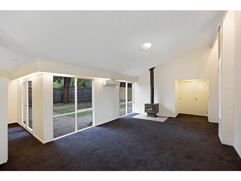 69A Gateshead Drive, Wantirna South VIC 3152