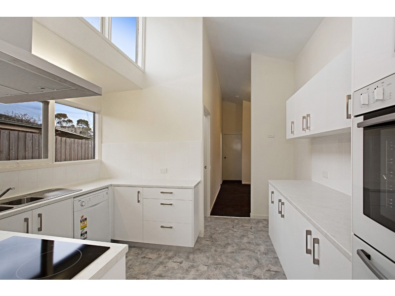 69A Gateshead Drive, Wantirna South VIC 3152