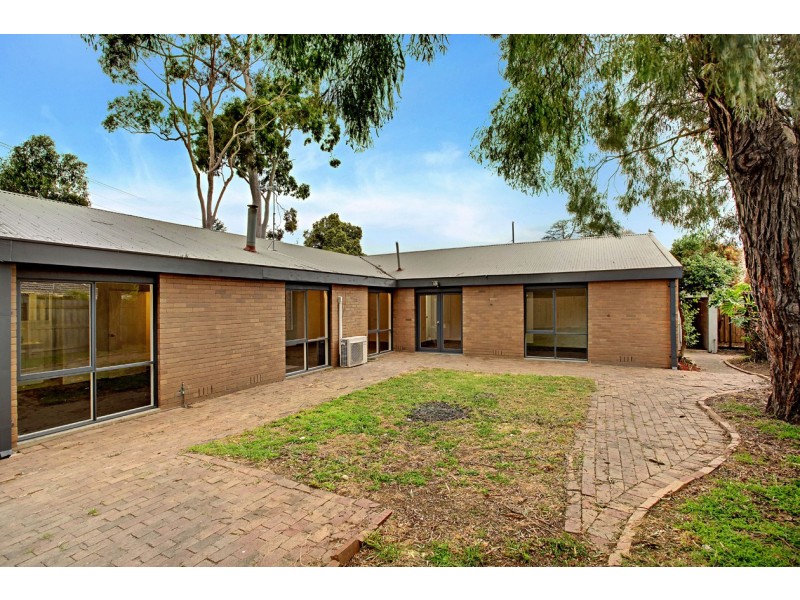 69A Gateshead Drive, Wantirna South VIC 3152