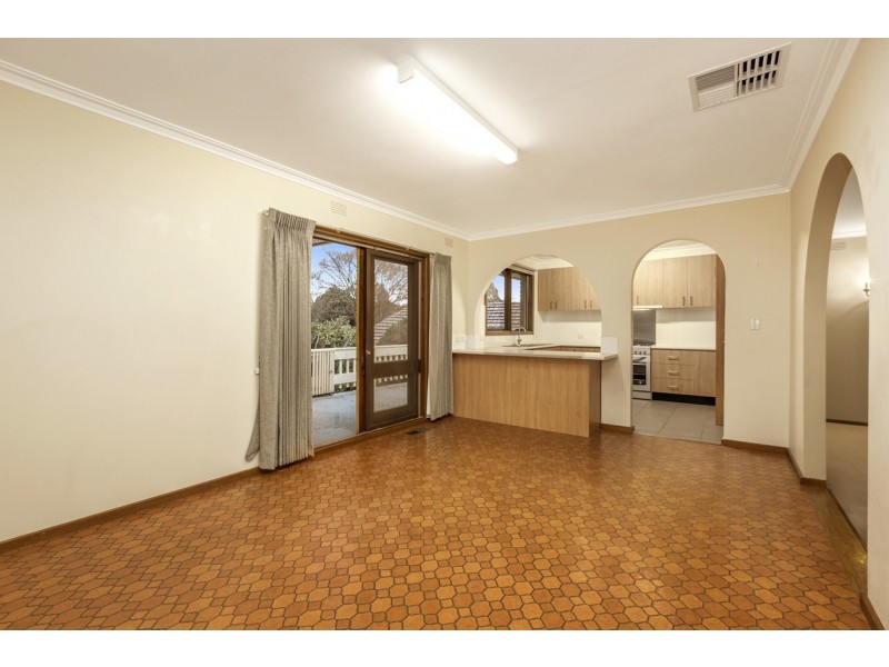 17 Braeside Drive, Doncaster VIC 3108