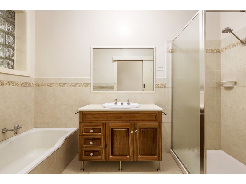 17 Braeside Drive, Doncaster VIC 3108