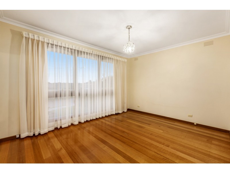 17 Braeside Drive, Doncaster VIC 3108