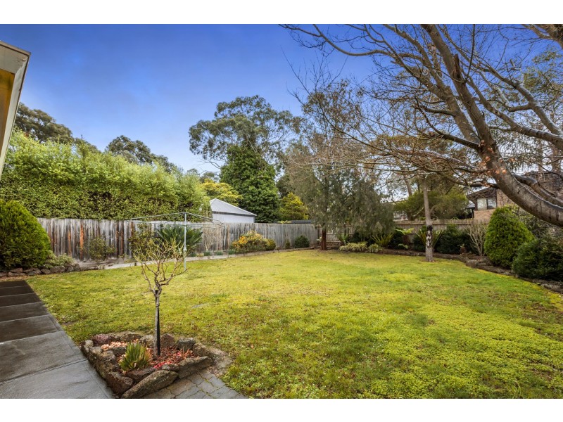 17 Braeside Drive, Doncaster VIC 3108