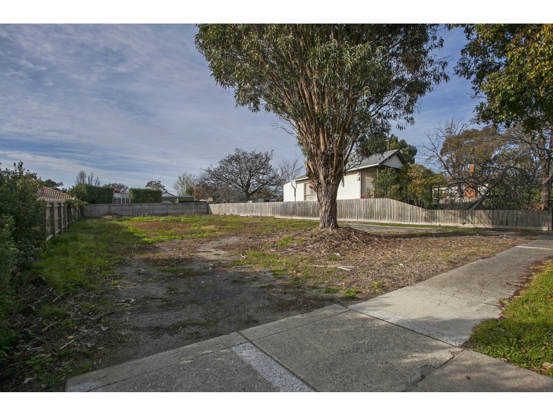 12 Burwood Avenue, Ringwood VIC 3134