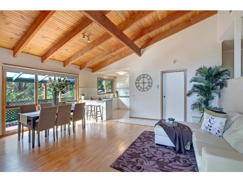 24 Sorrel Crescent, Warranwood VIC 3134