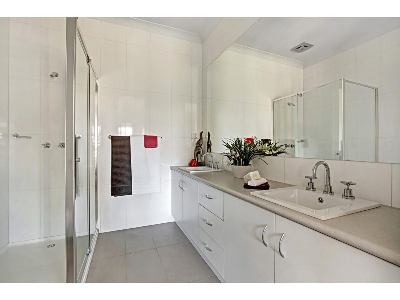 1A Turnstone Street, Doncaster East VIC 3109
