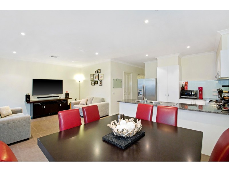 5 Mintleaf Grove, Mitcham VIC 3132