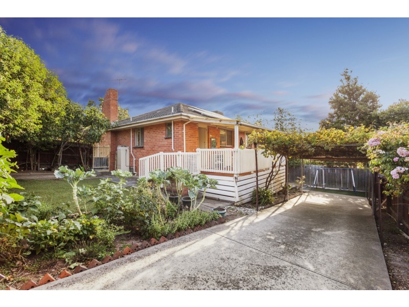 2 Neville Street, Mooroolbark VIC 3138