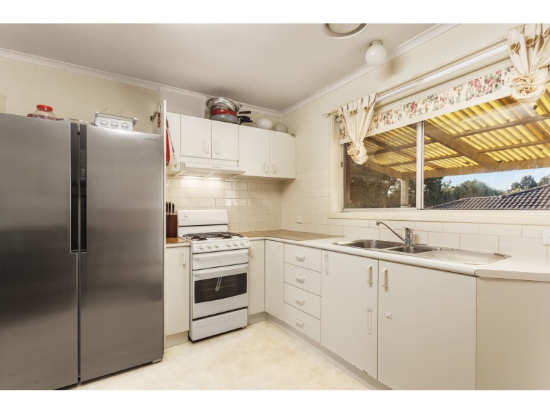 2 Neville Street, Mooroolbark VIC 3138