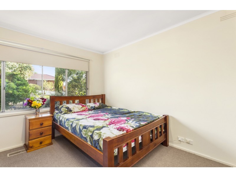 2 Neville Street, Mooroolbark VIC 3138