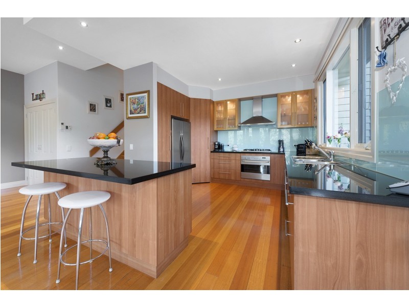 35 Halls Parade, Mitcham VIC 3132