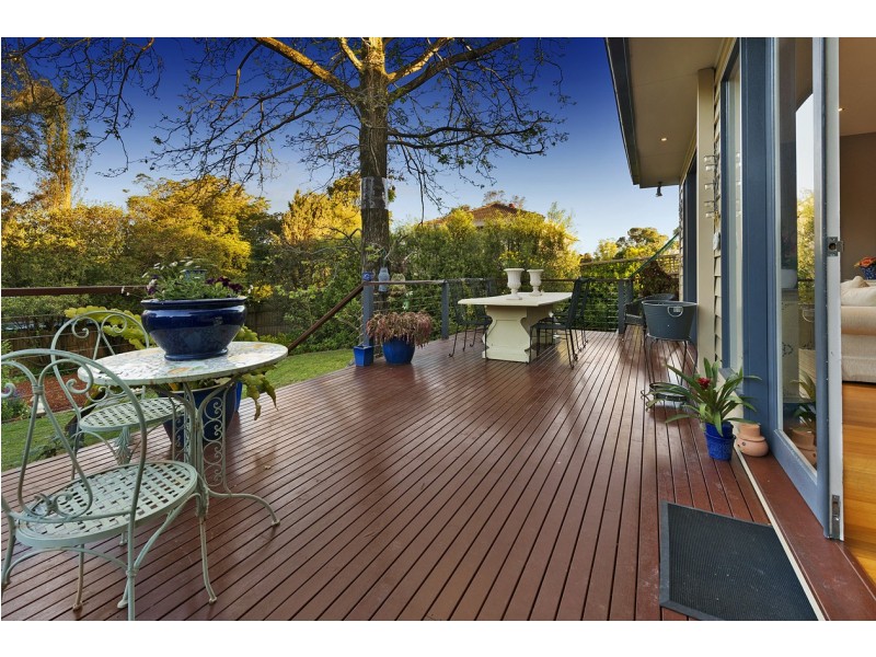 35 Halls Parade, Mitcham VIC 3132