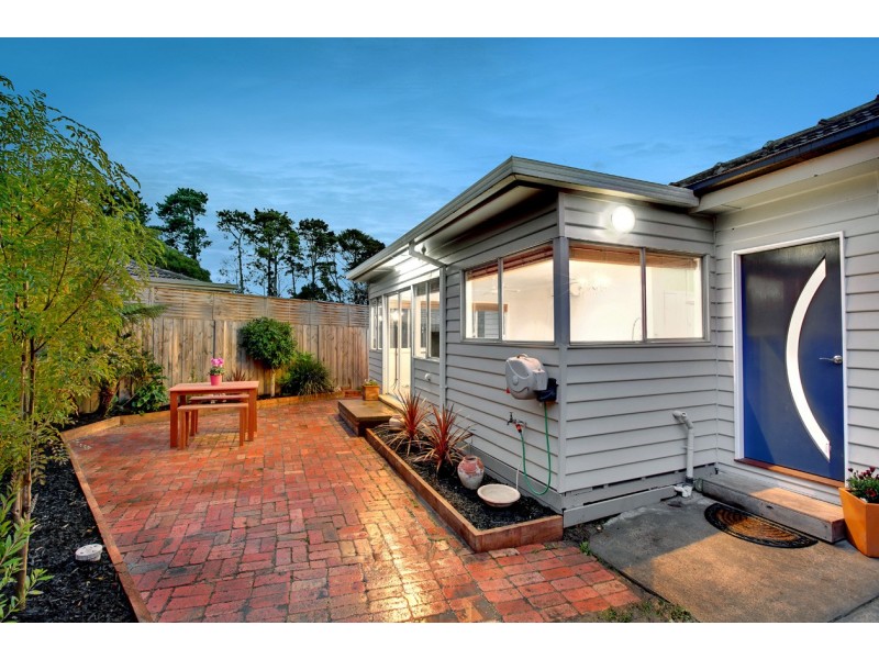 1/66 Rosstrevor Crescent, Mitcham VIC 3132