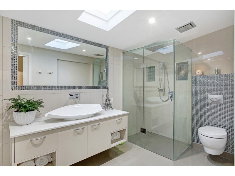 1/66 Rosstrevor Crescent, Mitcham VIC 3132