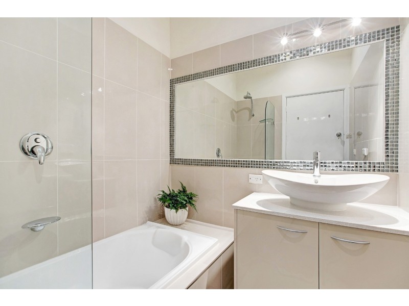 1/66 Rosstrevor Crescent, Mitcham VIC 3132