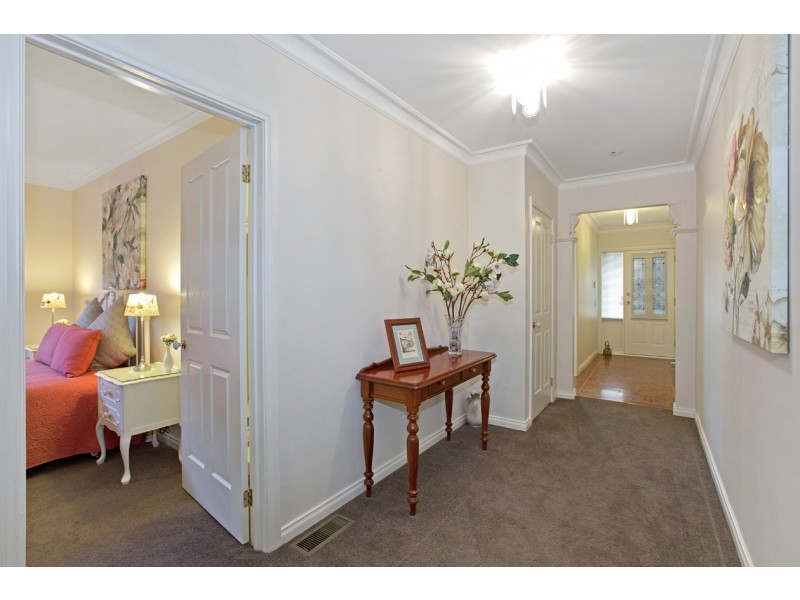 5a Doncaster East Road, Mitcham VIC 3132