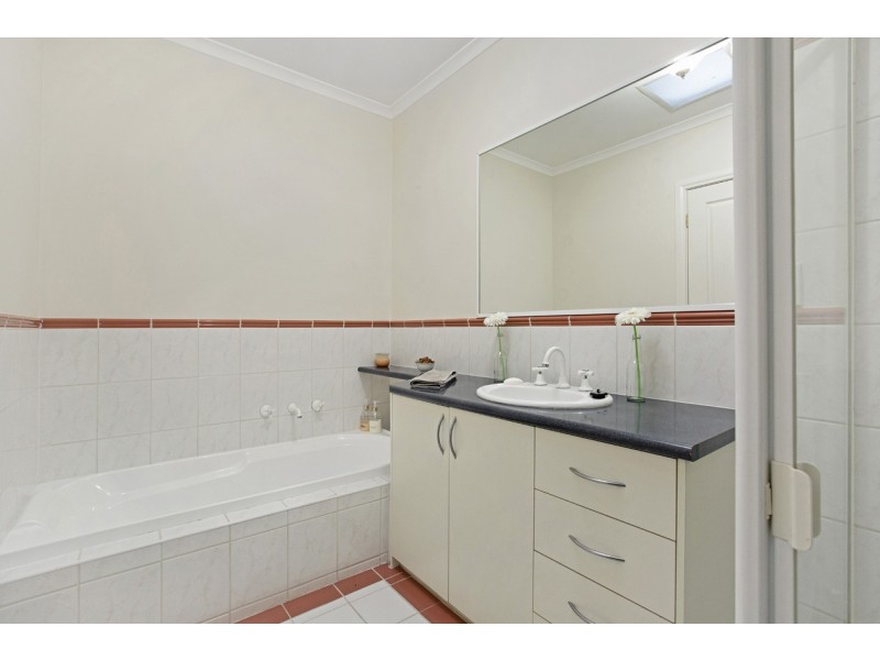 5a Doncaster East Road, Mitcham VIC 3132